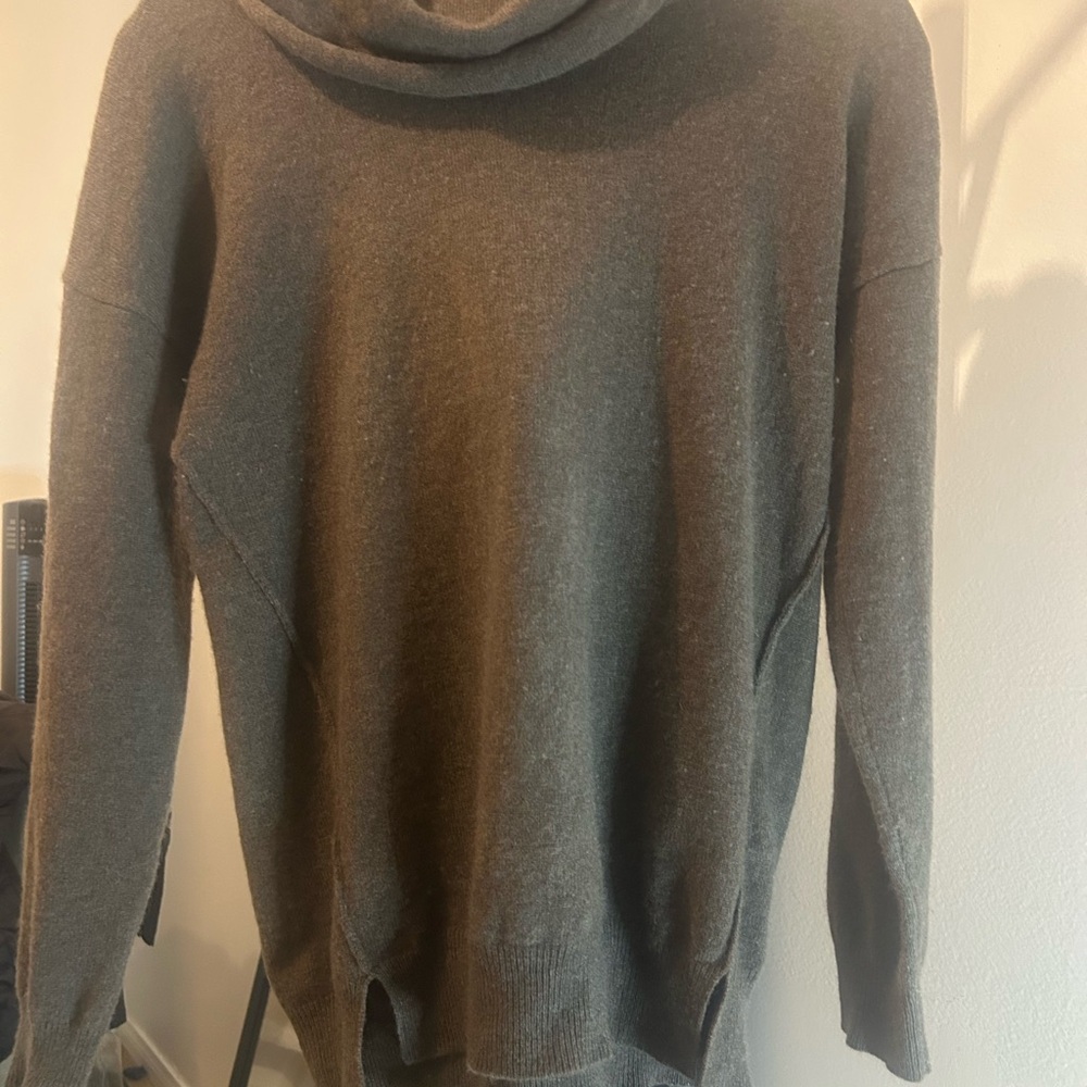 KIER + J Woman Brown Cashmere Turtleneck Sweater Sz M